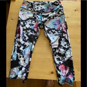 Apana Women crop leggings!